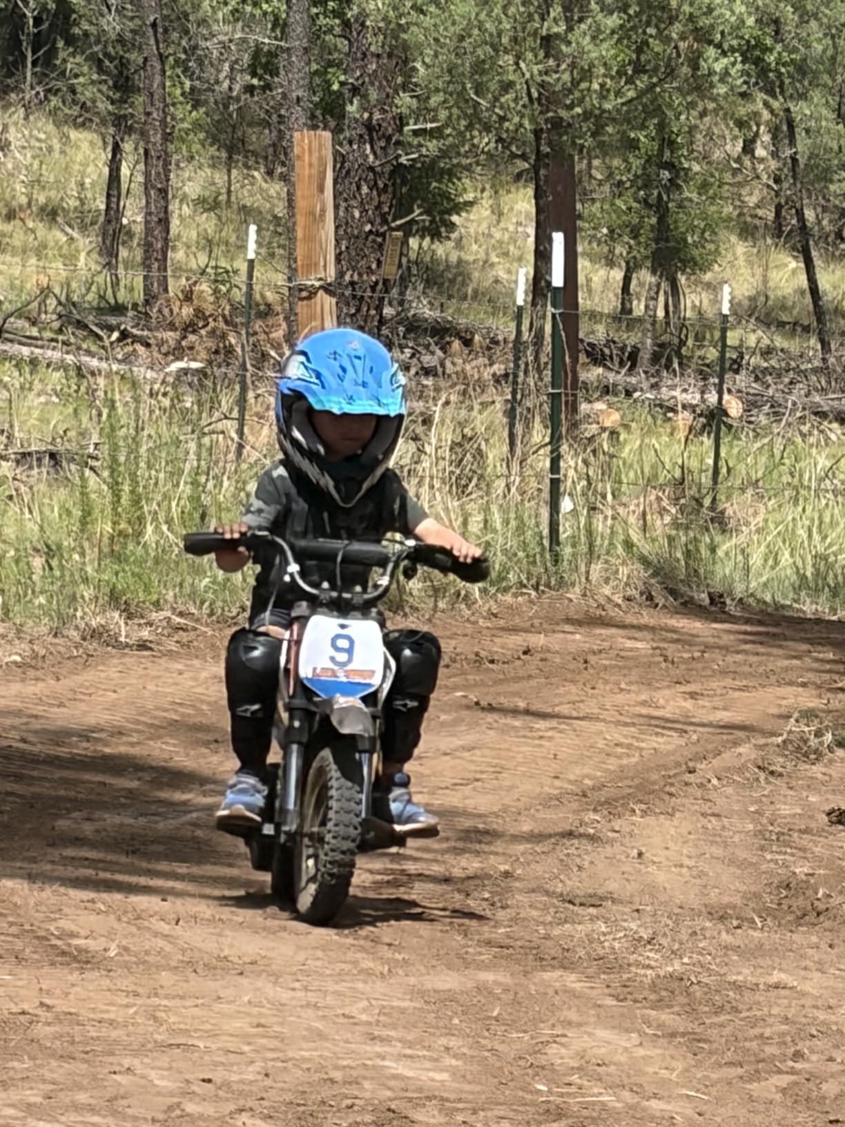 K1 Kids Electric Dirt Bike, 36V, 700W Peak Motor, 16 MPH customer photo 2
