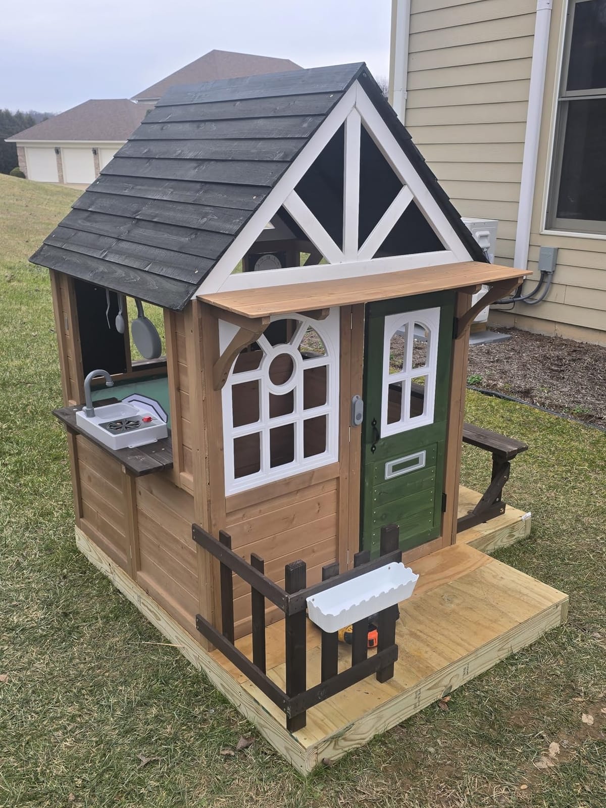 Kids Outdoor Playhouse with Play Kitchen, Ages 3-8, Fits 2-4 Kids customer photo 1