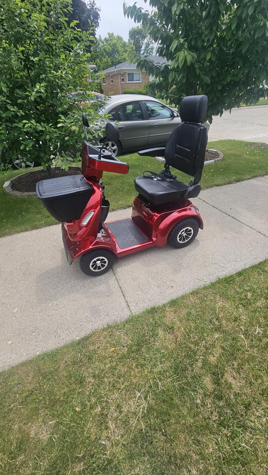 Ecomobi 32 Miles Heavy-Duty 1000W MobilityScooter for Seniors & Adults customer photo 2