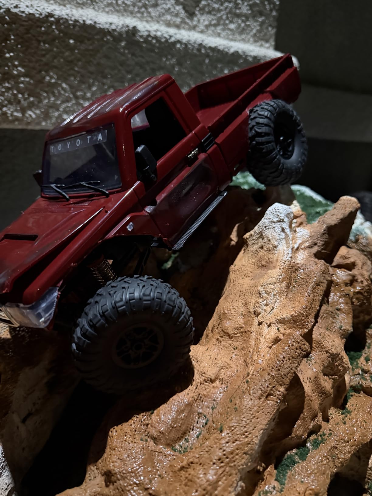 MN82T RC Rock Crawler Car 1/12 Scale Toyota Pickup Truck , 2.4GHz 4WD Off-Road Remote Control Truck, 2-Speed Modes, 2×1200mAh Batteries, All-Terrain Crawler for Adults Kids Indoor Outdoor (whth Gift) customer photo 1
