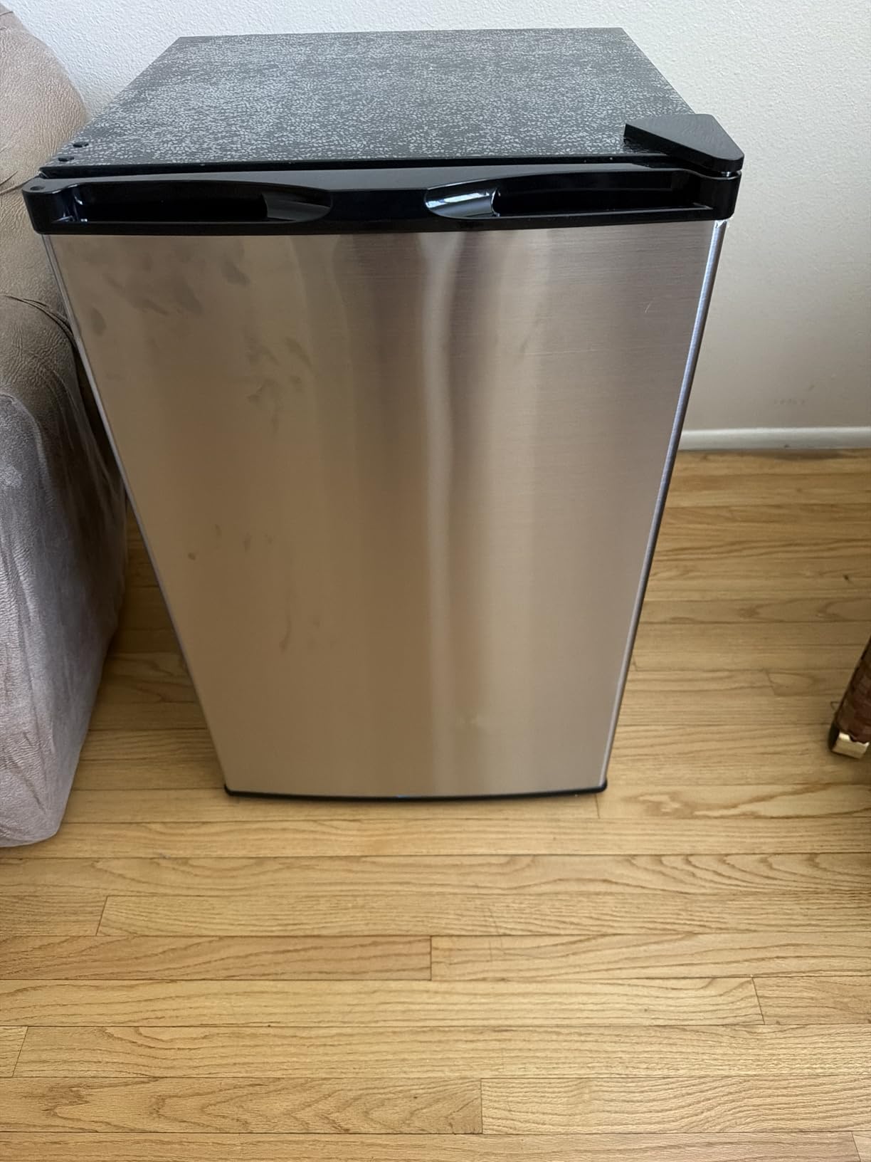 Electactic 6.5 Cu.ft Upright Freezer, Small Stand Up Freezer, White customer photo 1