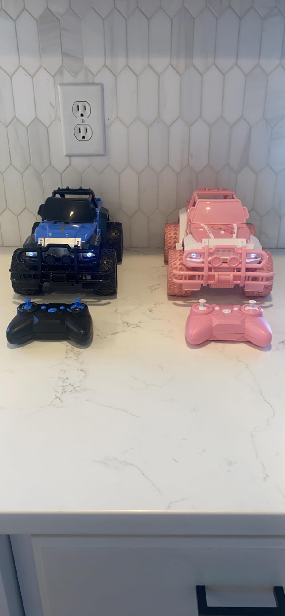 DEERC DE125 1:14 RC Car for Kids,4WD Remote Control Off-Road Monster Truck | RC Rock Crawler with Mist Spray,Metal Shell, LED Lights, 2.4GHz All-Terrain Car, 2 Batteries, Gifts for Beginners and boys customer photo 1