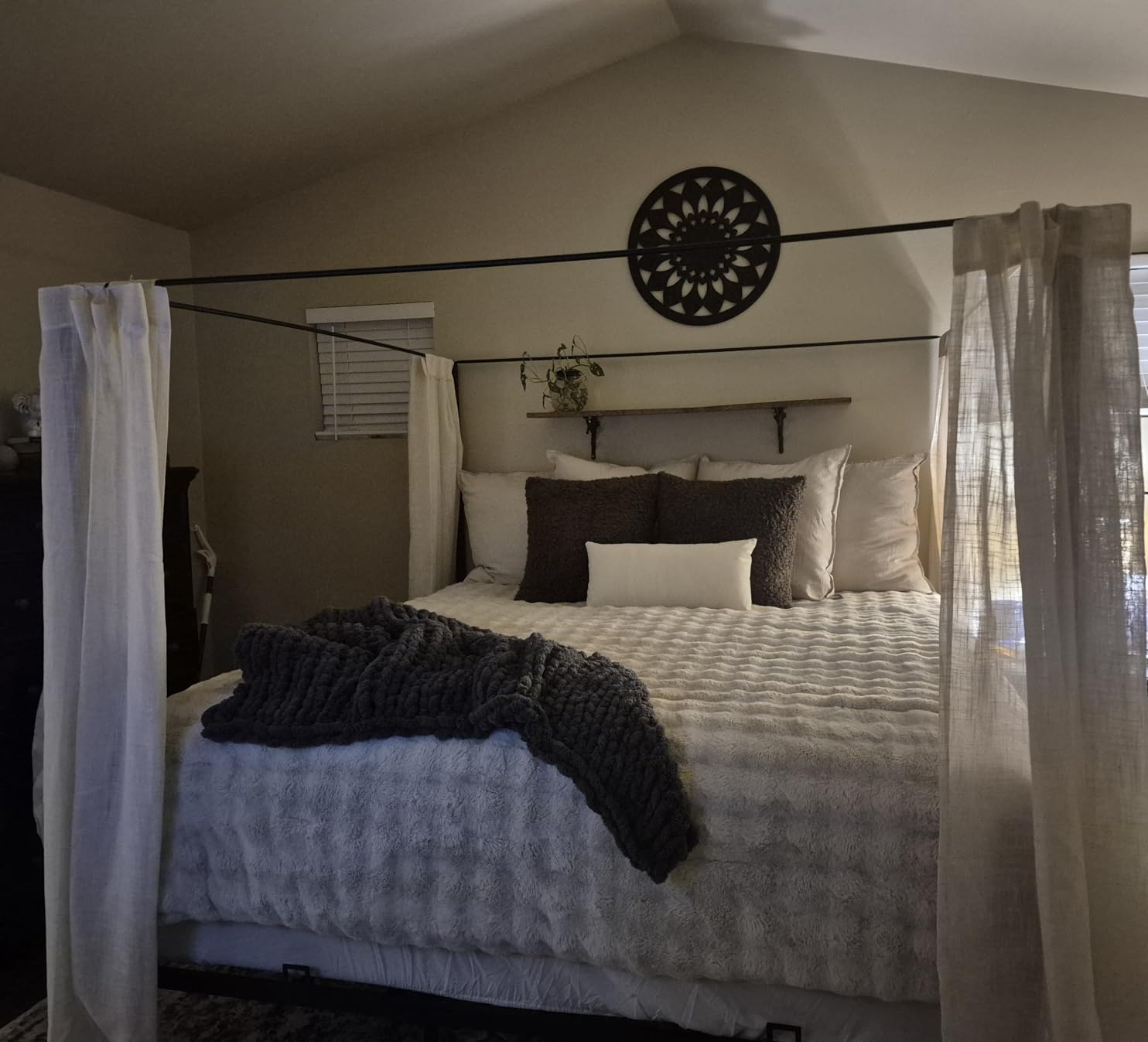 YITAHOME Canopy Bed Frame Metal Four Posters, Queen Size customer photo 1
