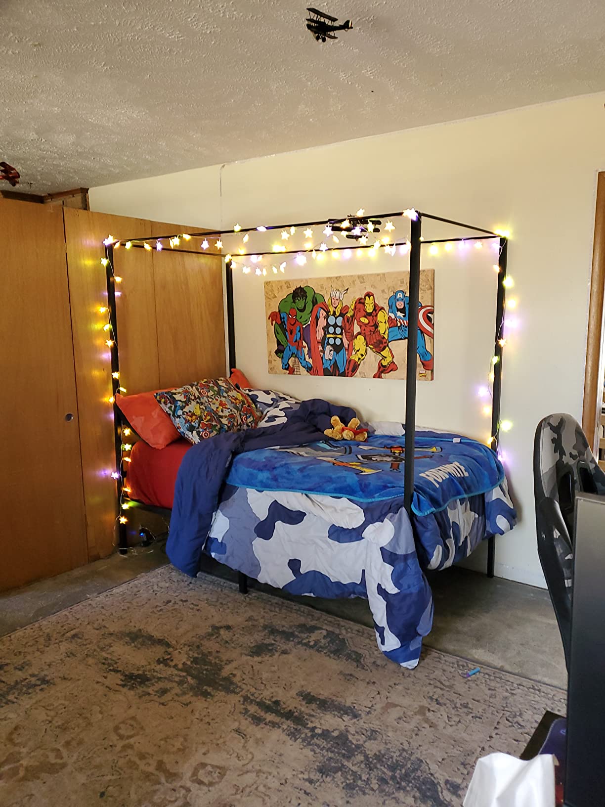 YITAHOME Canopy Bed Frame Metal Four Posters, Queen Size customer photo 2