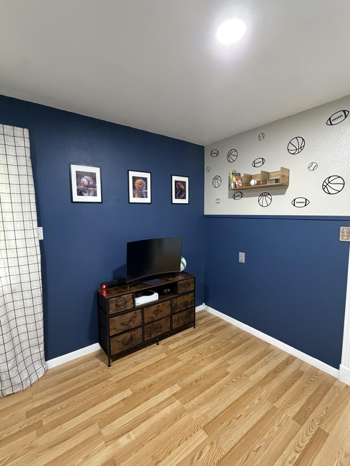 SONGMICS Dresser for Bedroom with Outlets & LED Lights, 8 Fabric Drawers customer photo 1