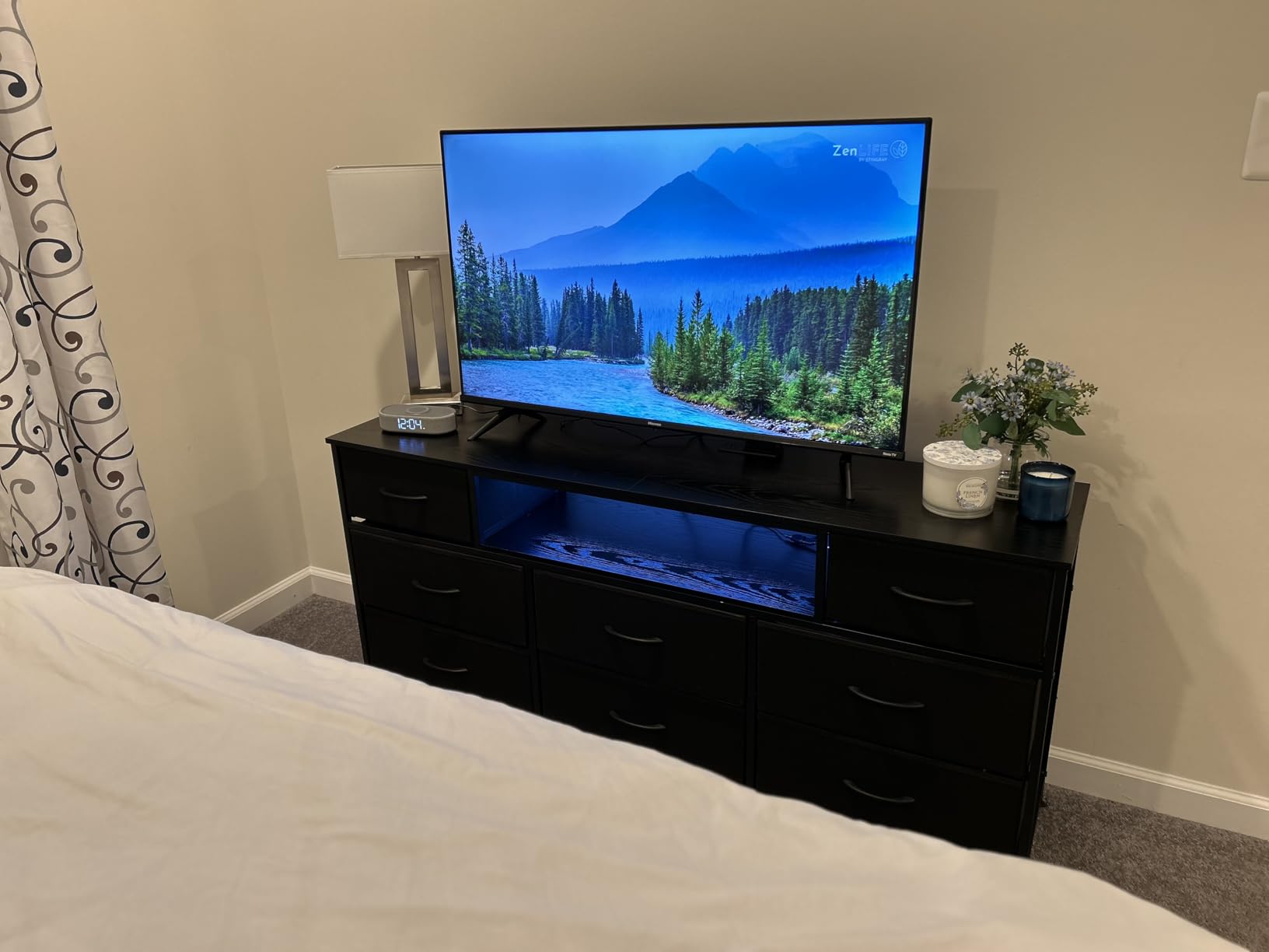 SONGMICS Dresser for Bedroom with Outlets & LED Lights, 8 Fabric Drawers customer photo 2