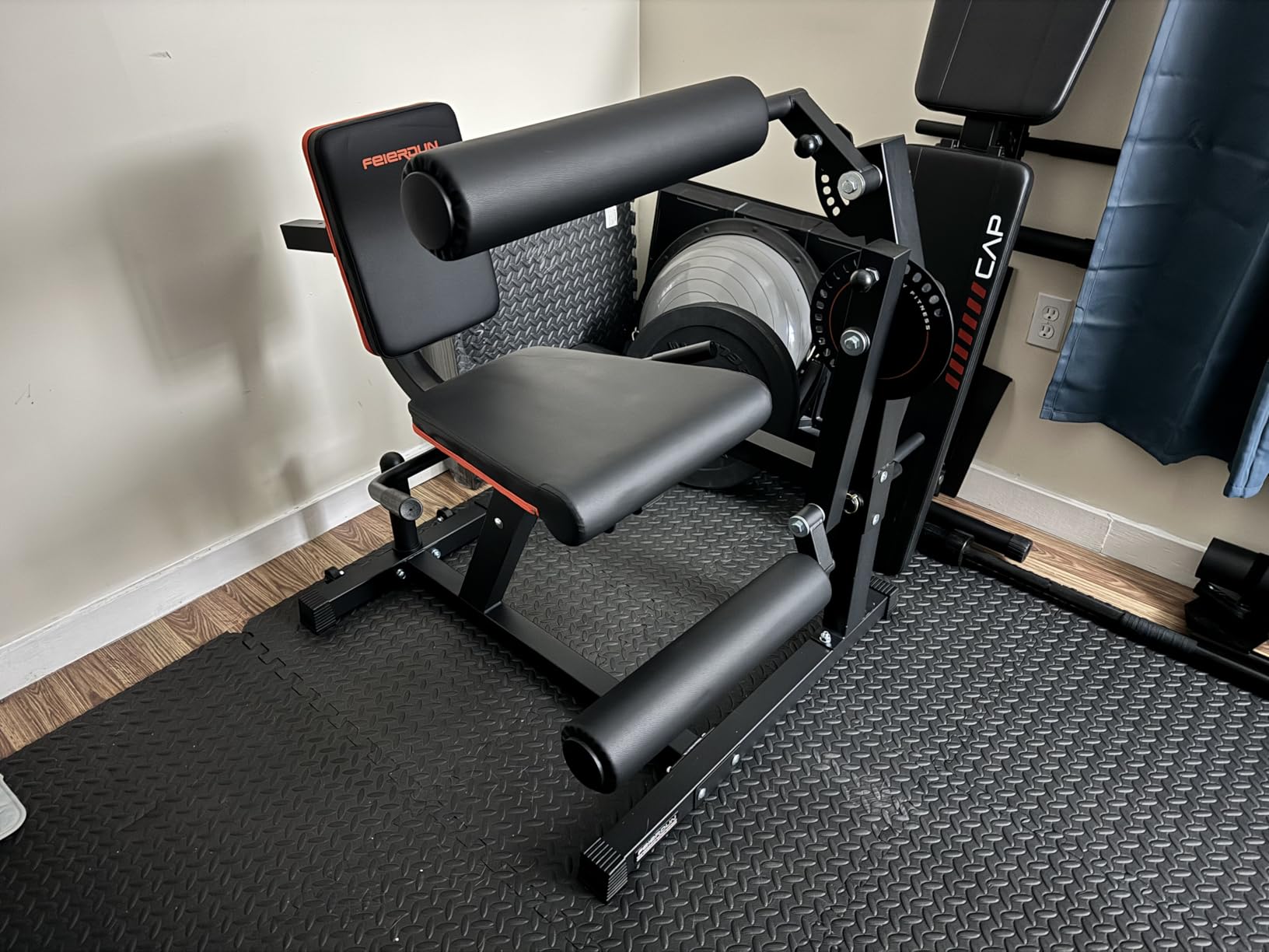 FEIERDUN 4-in-1 Adjustable Leg Extension Curl Machine - 700lbs Capacity Leg Extension Machine for Lower Body Workouts - Adjustable Leg Curl Machine customer photo 1