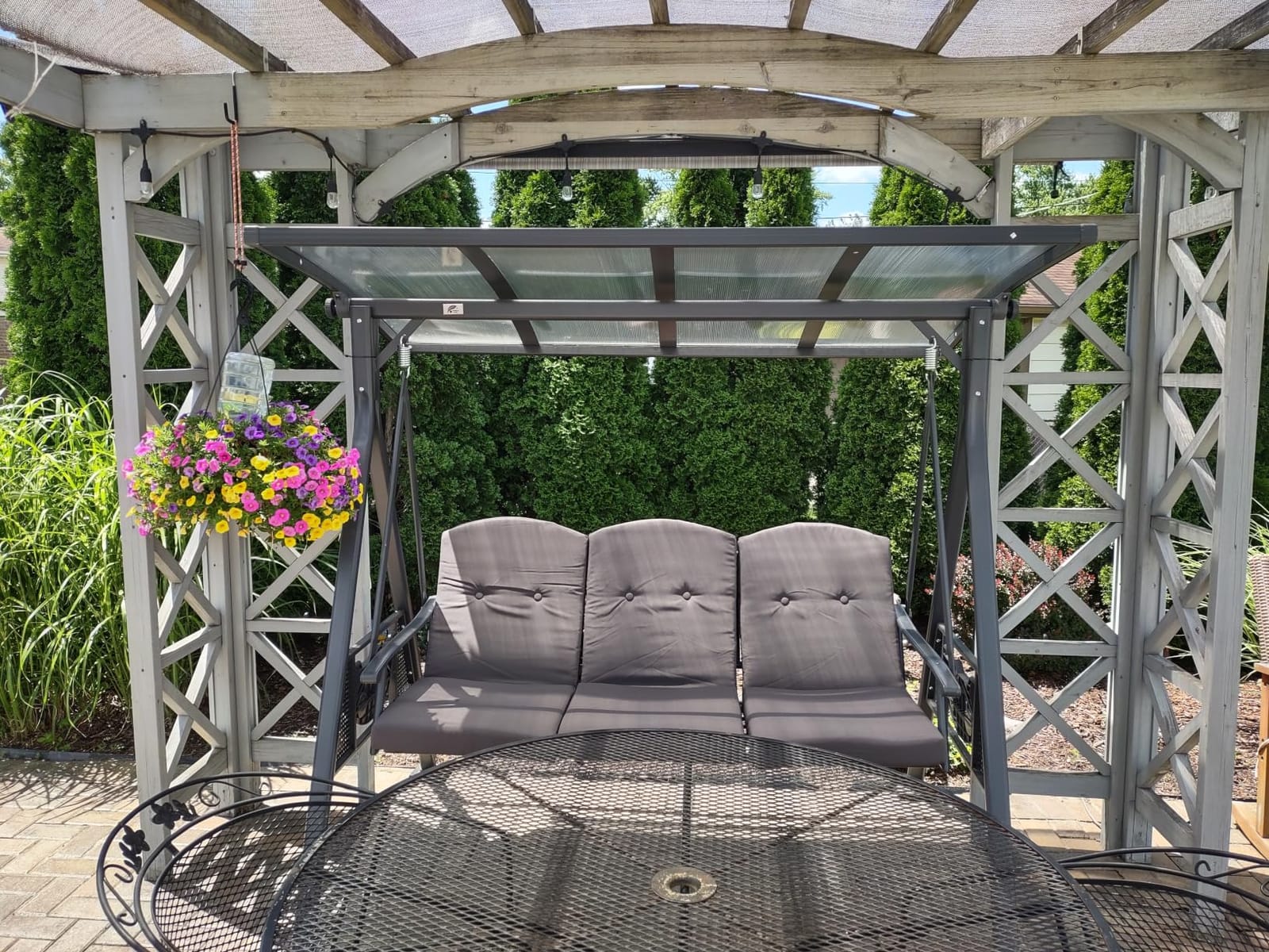 PURPLE LEAF 3-Seat Outdoor Porch Swing with Adjustable Canopy, Heavy Duty Aluminum Frame Patio Swing Chair for Adults, Great for Front Porch Balcony Courtyard, Silver Grey customer photo 2