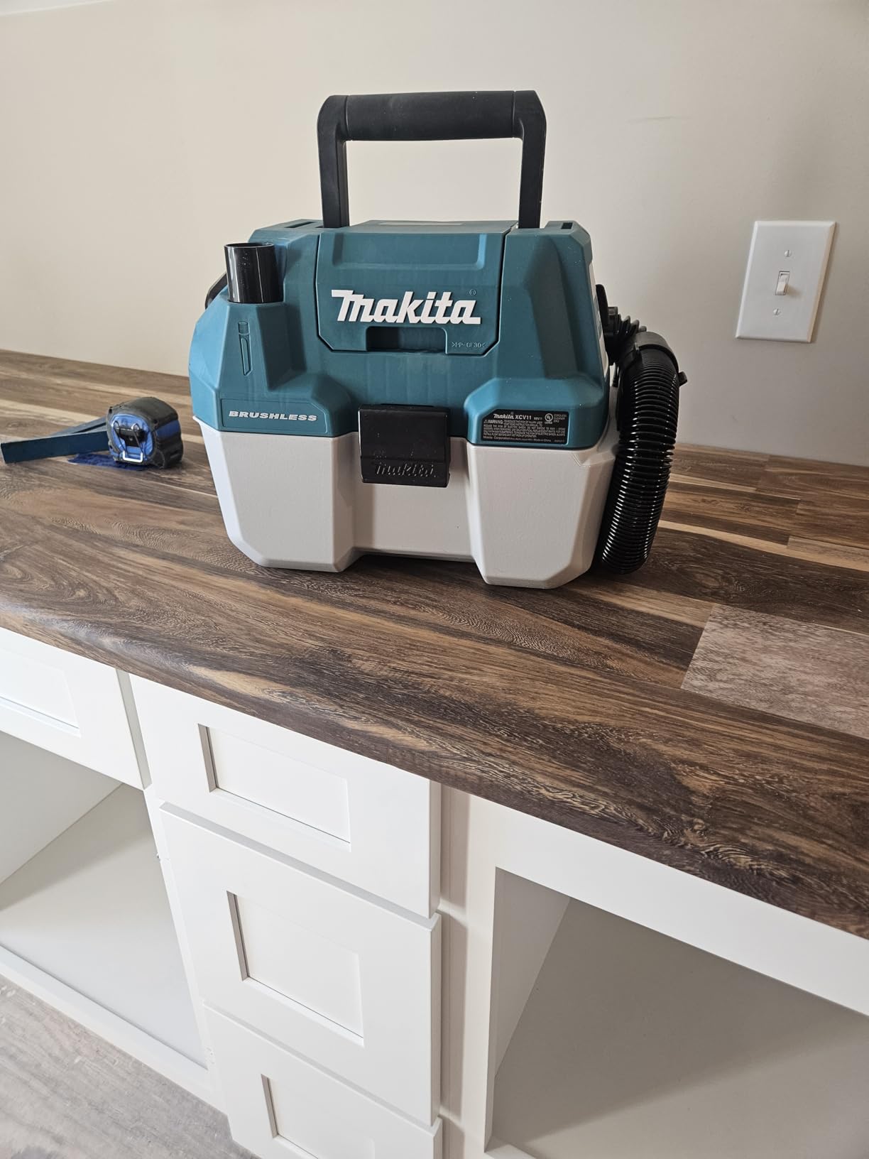 Makita XCV11Z 18V LXT Lithium-Ion Brushless Cordless 2 Gallon HEPA Filter Portable Wet/Dry Dust Extractor/Vacuum, Tool Only customer photo 2