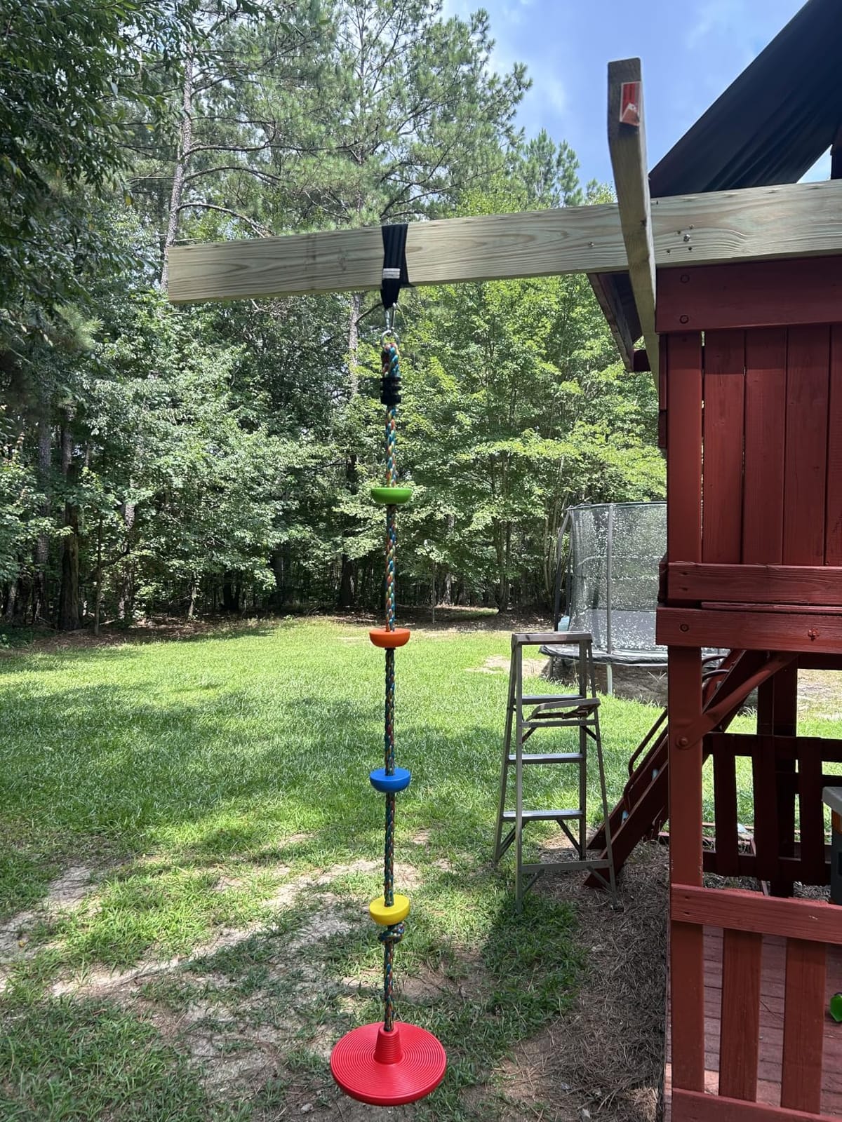 Jungle Gym Kingdom Tree Swing for Kids - Single Disc Seat and Rainbow Climbing Rope Set w/Carabiner and 4 Foot Strap - Treehouse and Outdoor Playground Accessories - Red customer photo 2