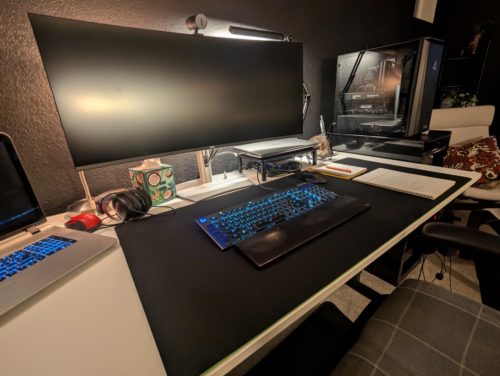 Razer Gigantus V2 Cloth Gaming Mouse Pad (3XL), Thick, Classic Black customer photo 1