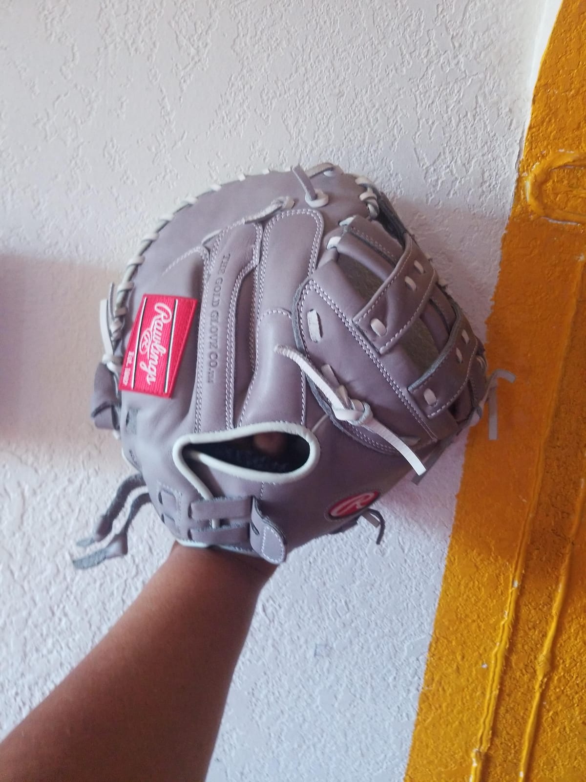 R9 Fastpitch Softball Glove | Multiple Colors customer photo 1