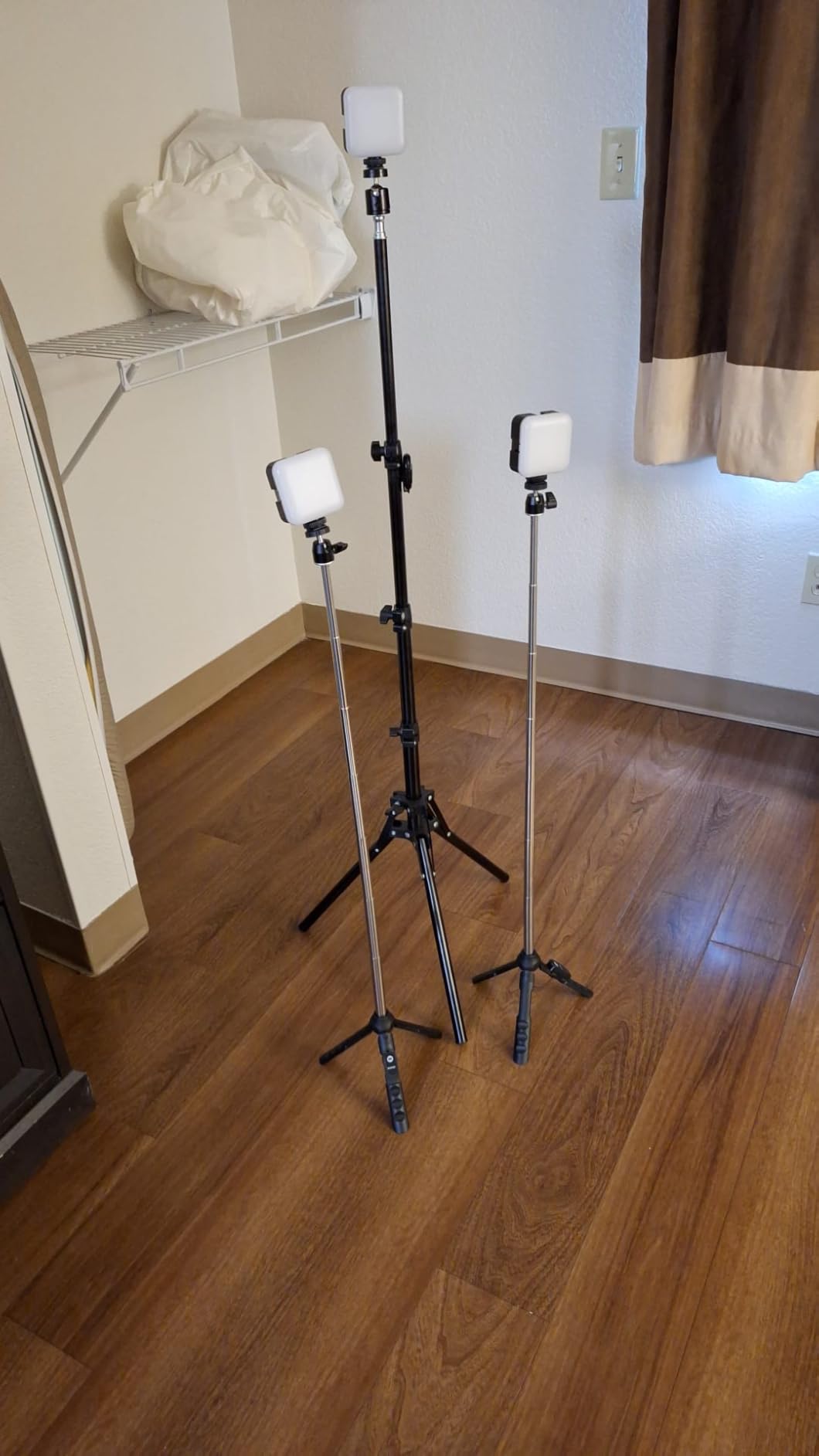 NEEWER Magnetic RGB Camera Light, 360° Full Color Small LED Panel, RGB61 customer photo 2