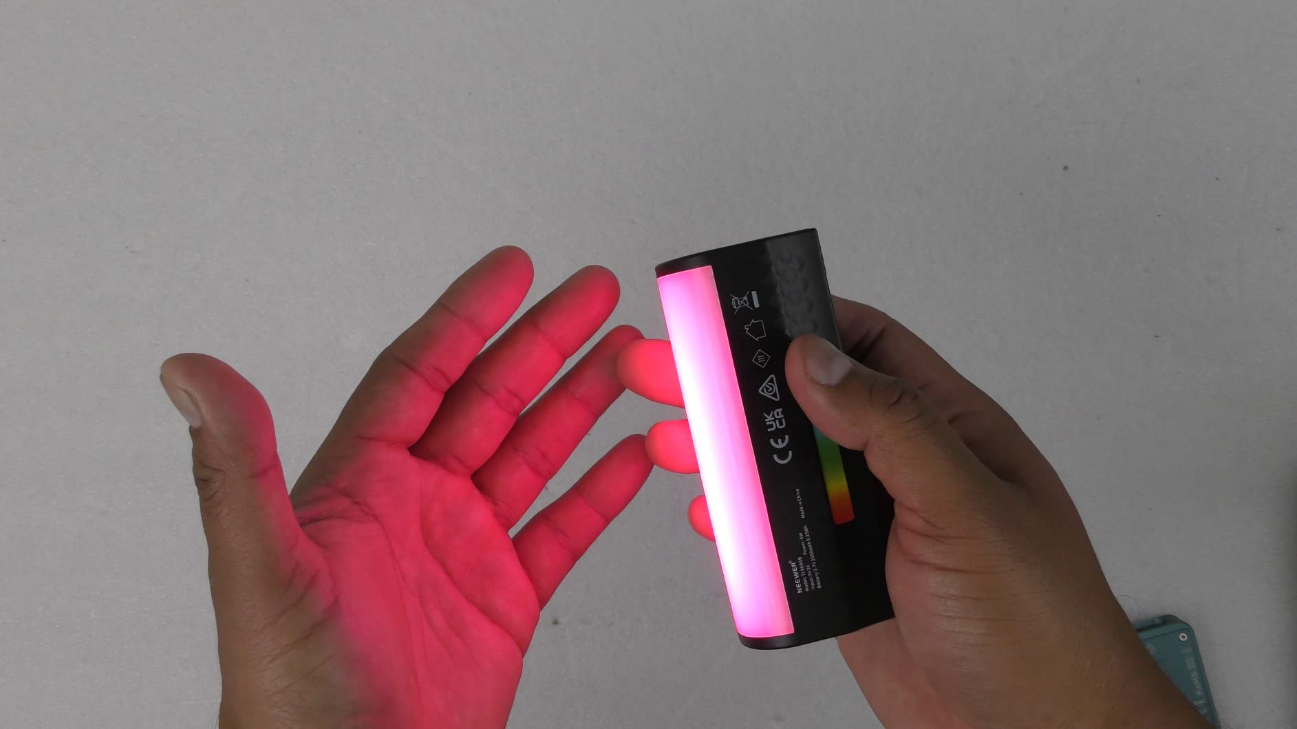 NEEWER Basics Magnetic Handheld Light Wand 360° Full RGB Mini LED, TL96RGB customer photo 2