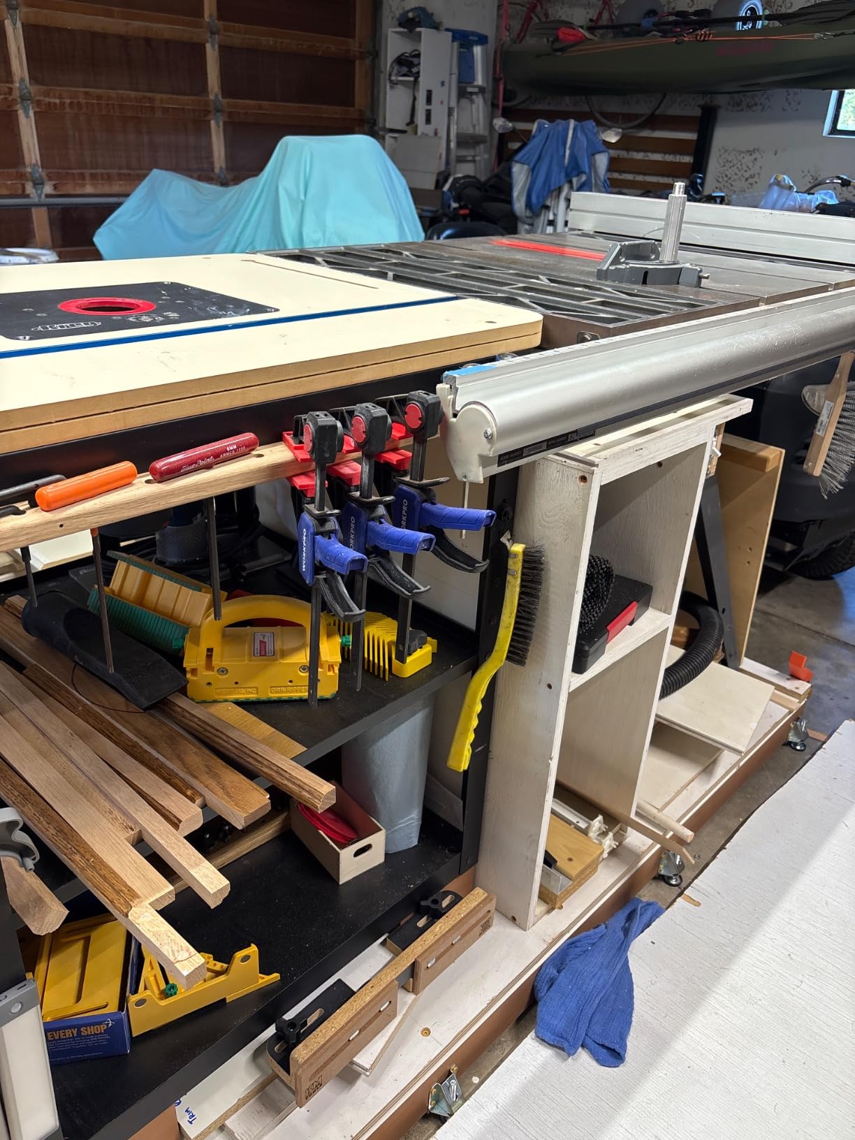VEVOR Thickness Planer Stand, 100 lbs heavy loads, Three-Gear Height Adjustable Thickness Planer Table,with 4 Stable Casters & Storage Space, for most planers, saws, bench-top machines, power tools customer photo 2