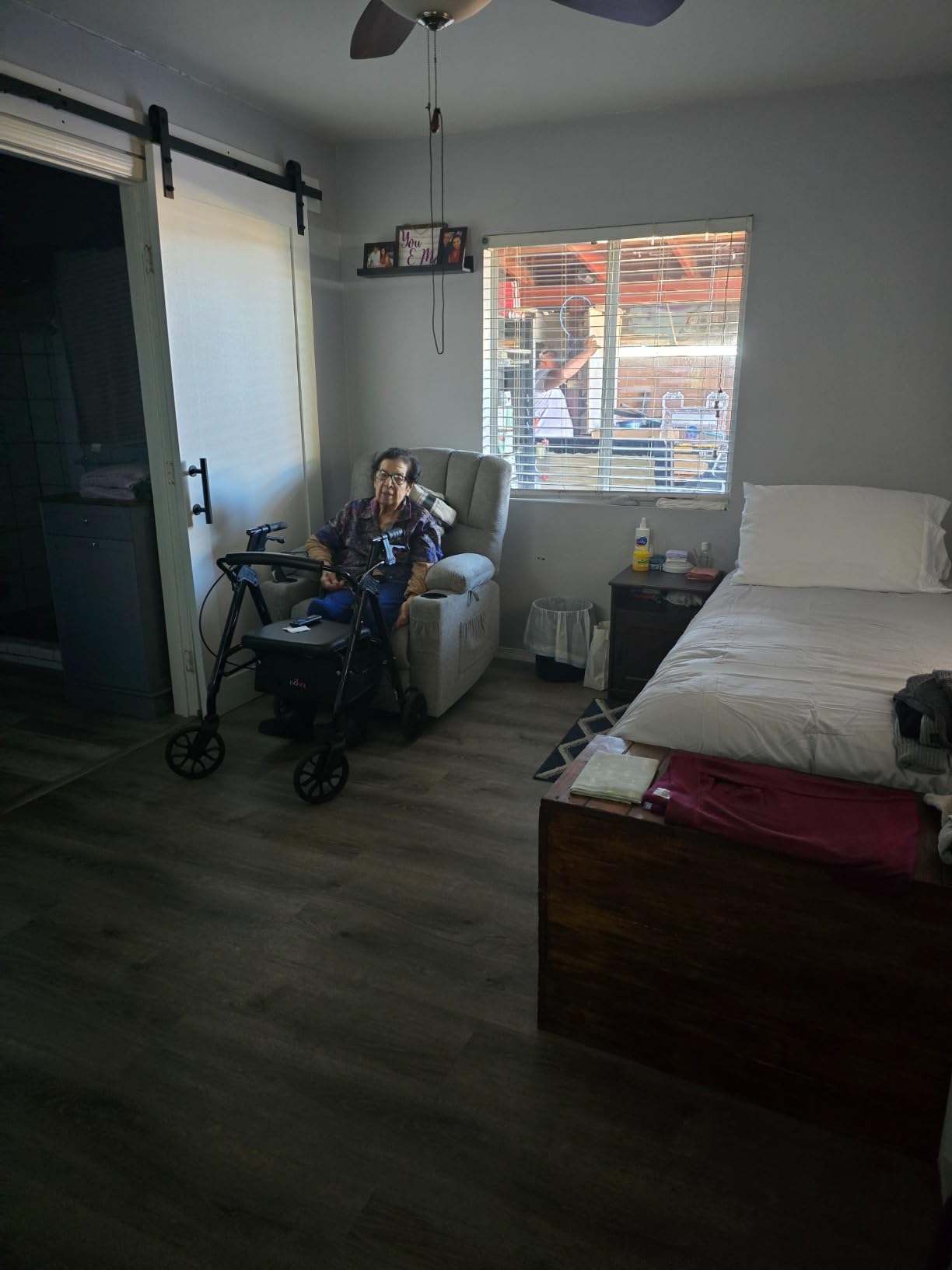 MCombo Power Lift Recliner Chair for Elderly, Heat and Massage, R7096 customer photo 2
