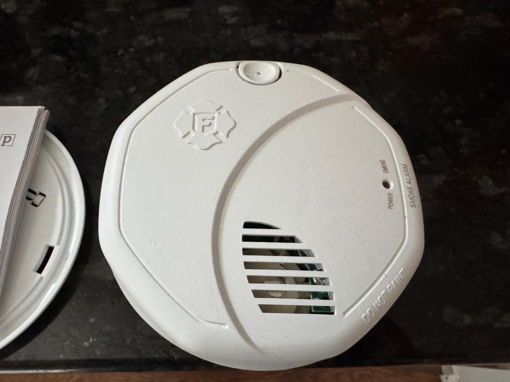 First Alert 10-Year Battery Smoke Alarm, Dual Sensor customer photo 1
