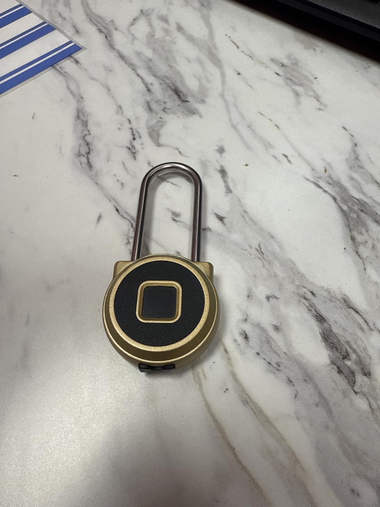 Fingerprint Lock, Dhiedas Gym Locker Lock with Fingerprint Bluetooth APP, Biometric Finger Print Padlock with Keyless, Waterproof Smart Padlock for Locker School Suitcase Cabinet Storage customer photo 1