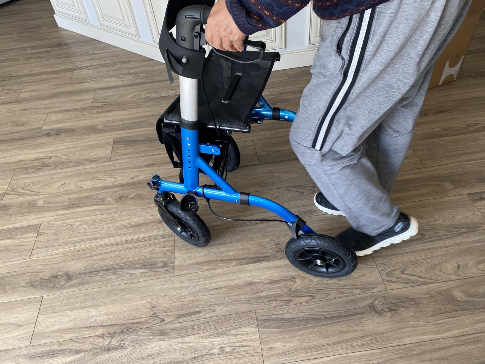 Goplus Rollator Walkers for Seniors with Seat, Foldable Rolling Walker with 9.5” All Terrain Pneumatic Wheel, Supports up to 300 lbs, Heavy Duty Bariatric Rollator Walker for Adult customer photo 1