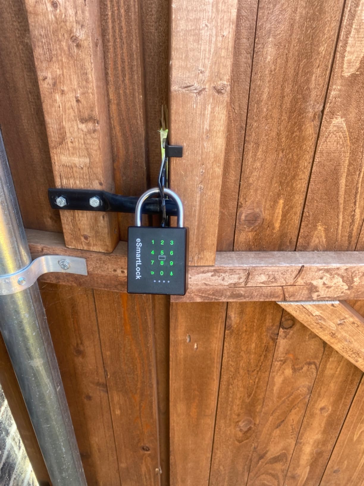 eLinkSmart Heavy Duty Smart Padlock with Key, Pad Lock with Code Keypad, Weatherproof Bluetooth RFID Keyless Electronic Digital Combination Lock for Gate Outdoor Fence Storage Unit Locker Shed Pool customer photo 2