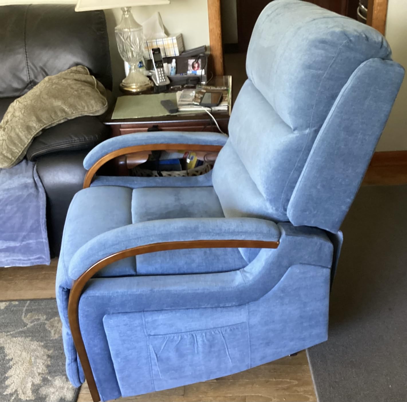 Trustyue Dual Motor Power Lift Recliner Chair, Lift Chair with Massage and Heat for Elderly, 180° Lay Flat Recliner, Standing Assistance,Infinite Position Reclining, Living Room Chair Beige customer photo 1
